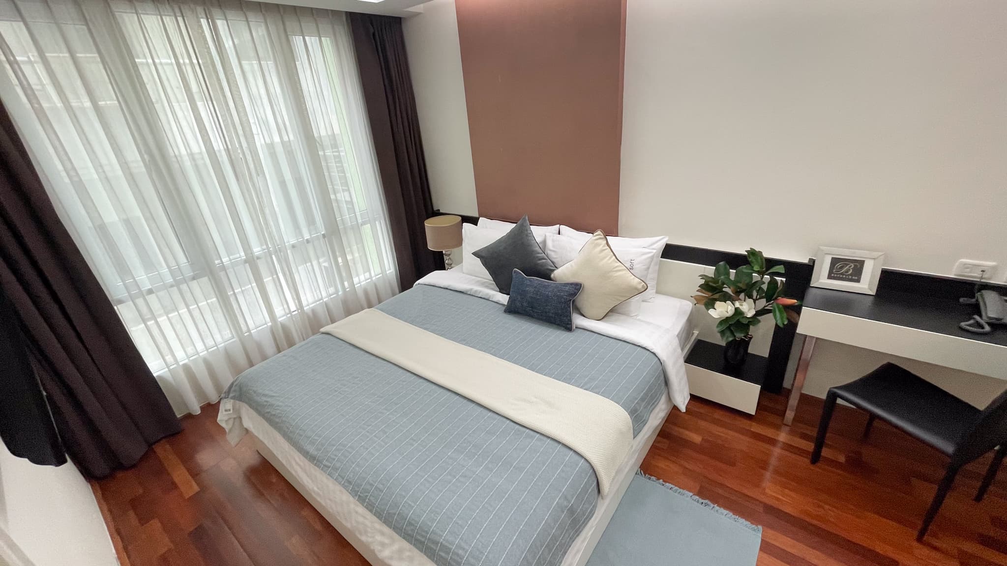 Deluxe One Bedroom