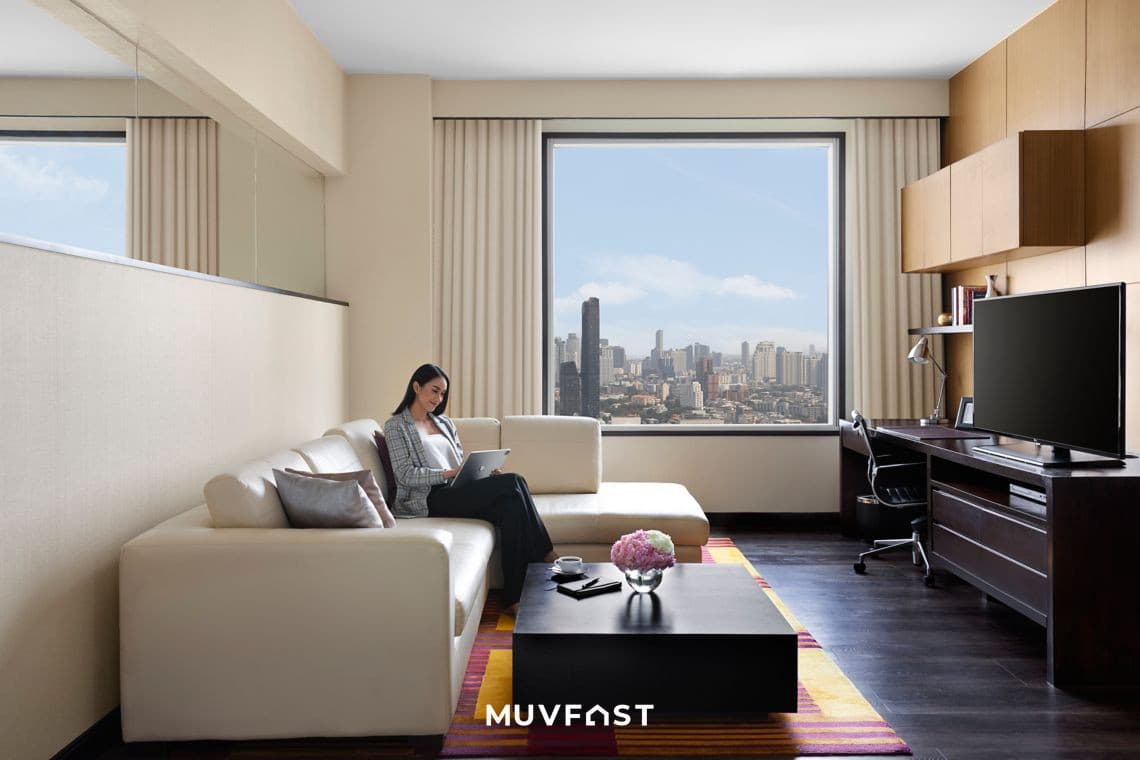 One Bedroom Skyline Suite + Breakfast