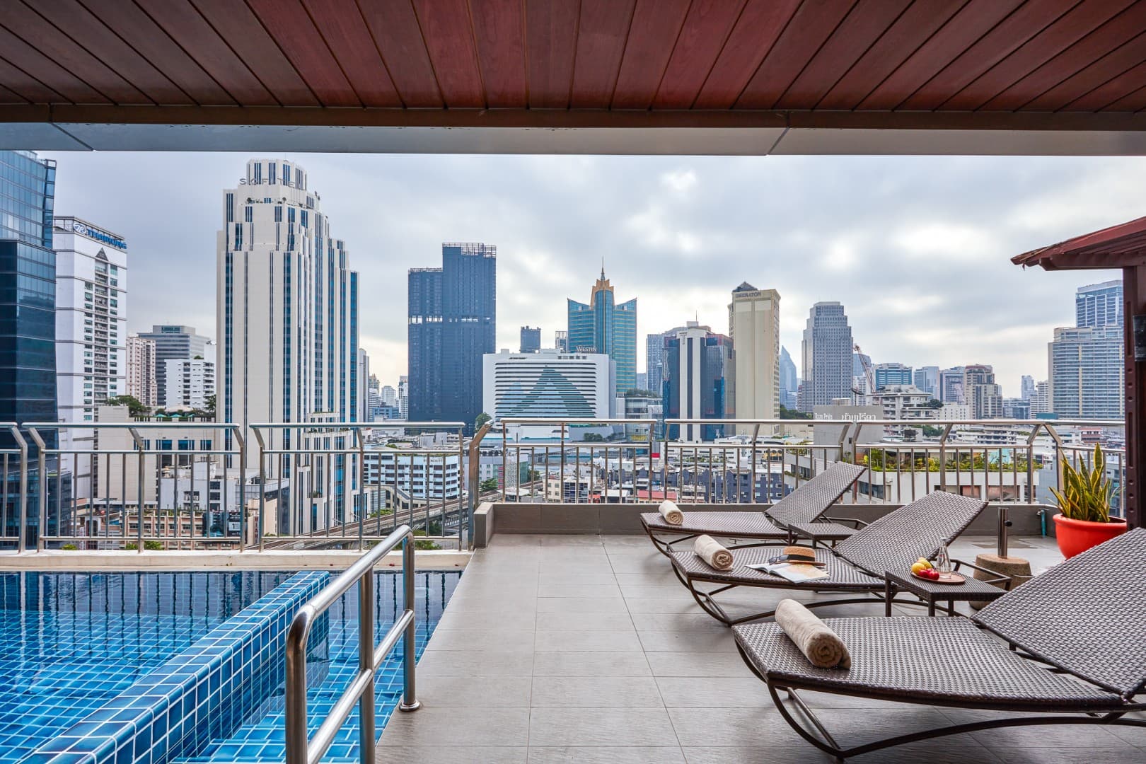 Adelphi Suites Sukhumvit