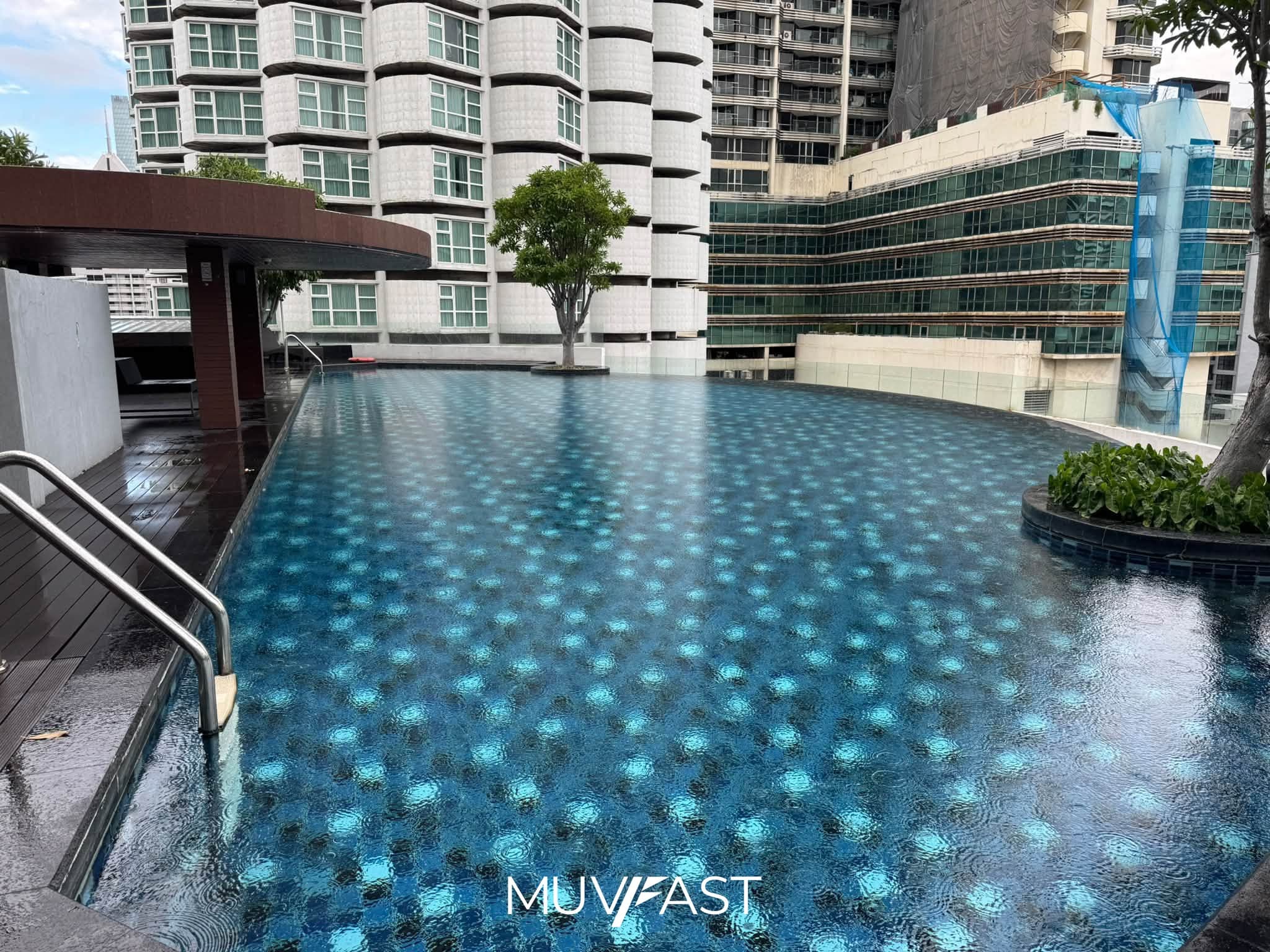 15 Sukhumvit Residences